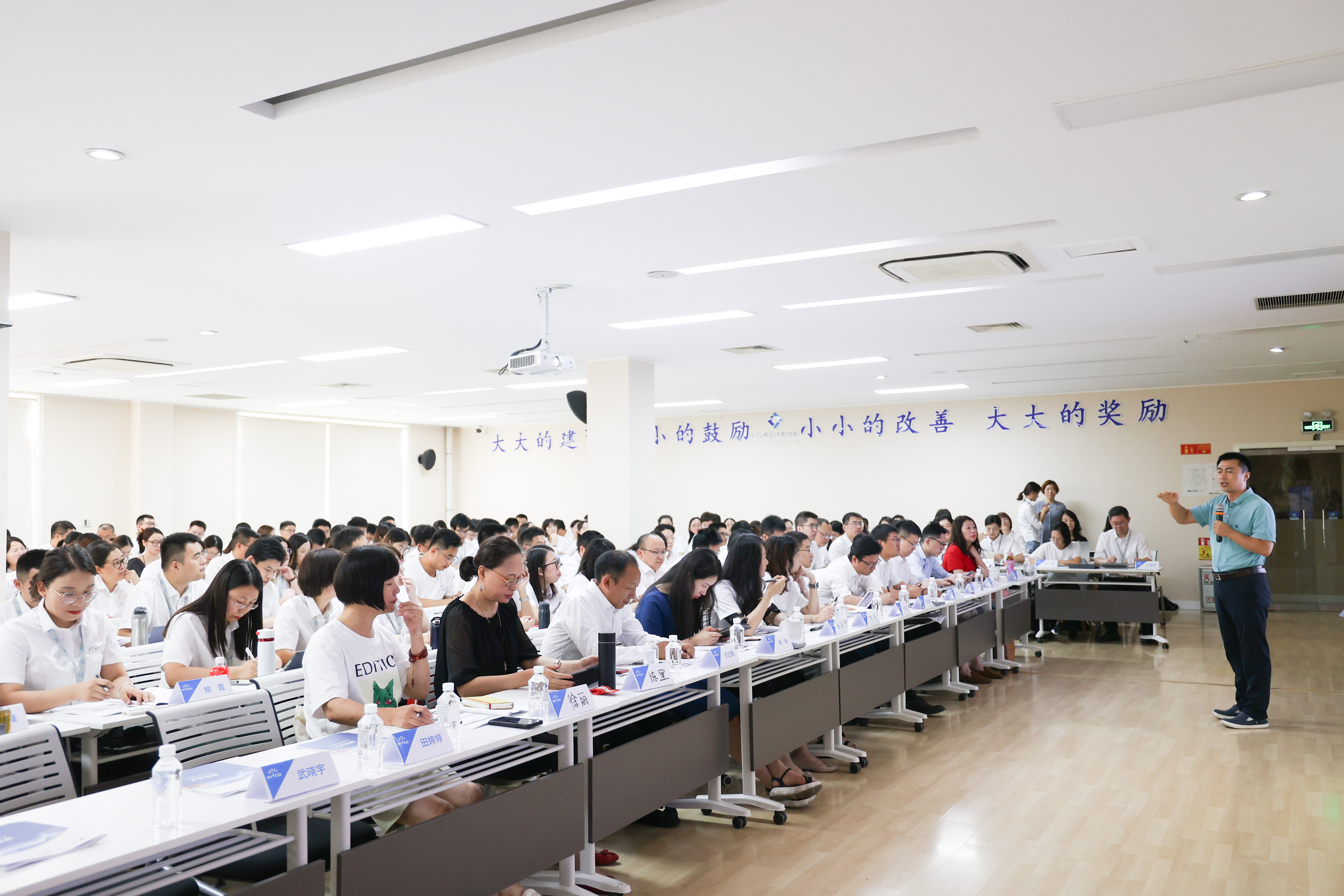 365比分 - 实时体育比分、赛事分析与数据统计